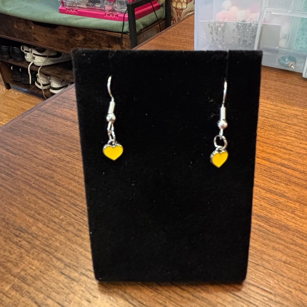 Adorable petite new Yellow and silver tone Heart Earrings cute fun